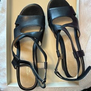 Size 8.5 Naturalizer Strappy Chunky Sandal